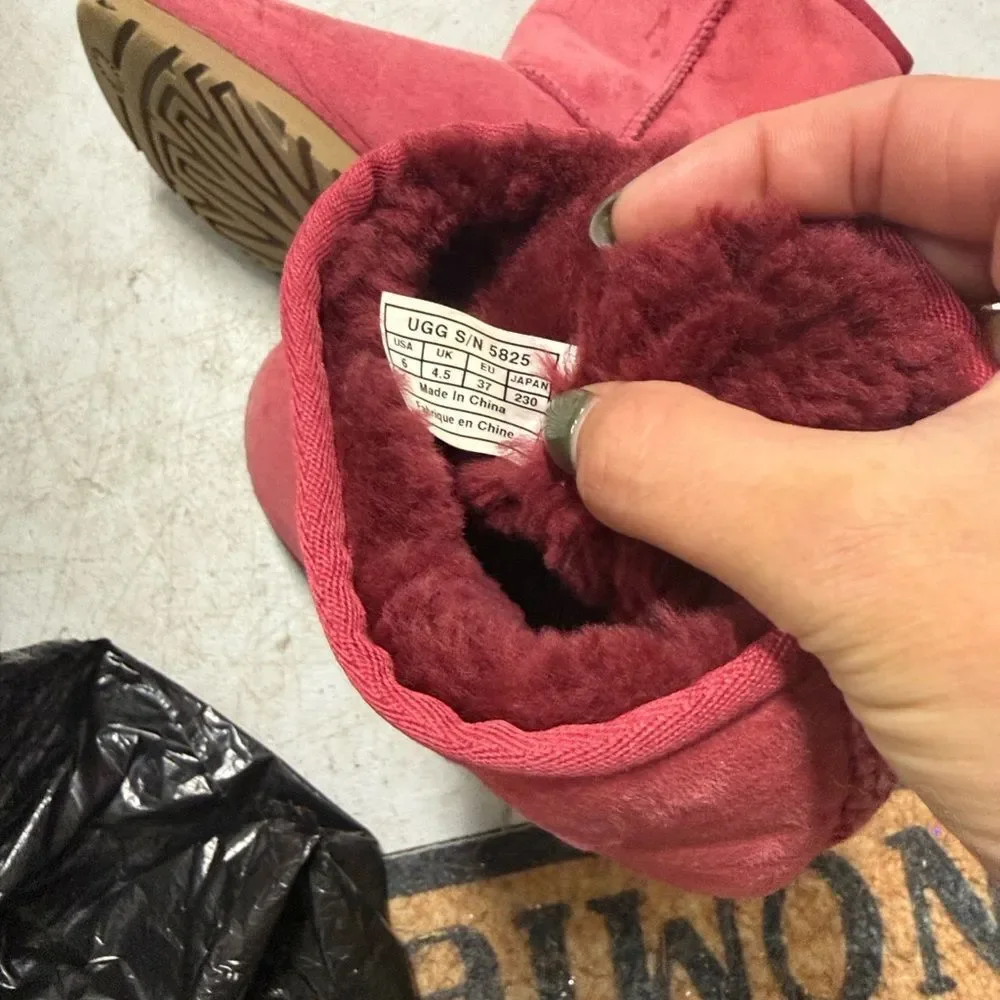 UGG Women's Pink/Red Winter Boots - Good Conditon - Size 6 Winter Fur Boots